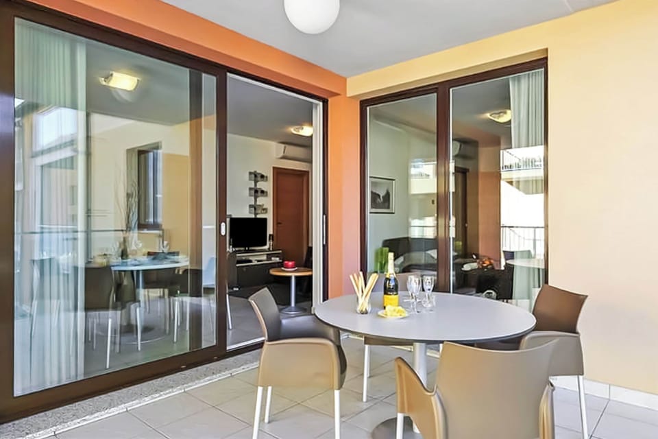 Family Apartment, 2 Bedrooms, Terrace, Lakeside (Vista di Maccagno Fantastico: View,) | Terrace/patio