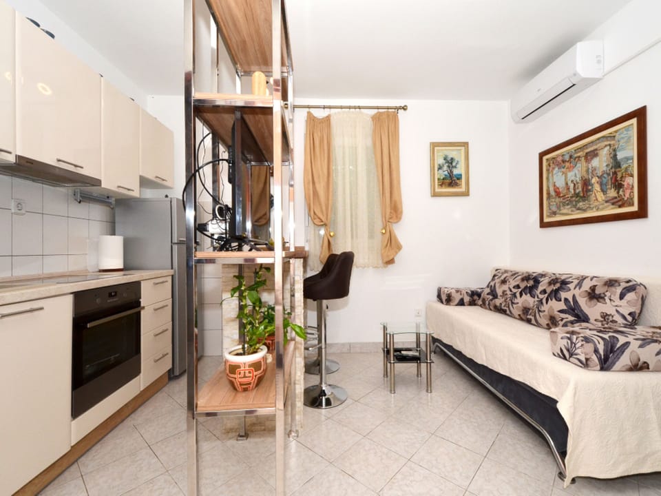 Townhome | Living area | TV