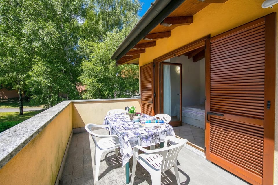 Family Townhome, 2 Bedrooms, 2 Bathrooms (Le Betulle Garden in Laveno) | Outdoor dining