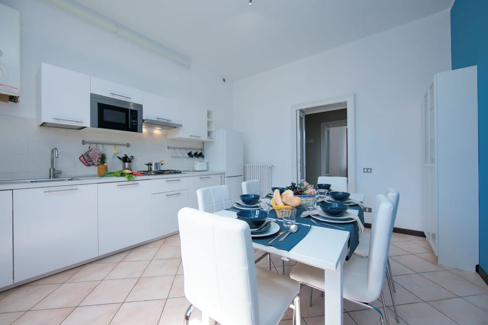 Family Apartment, 2 Bedrooms, Balcony, Lakeside (Residenza Oleandro - Lake View) | Dining