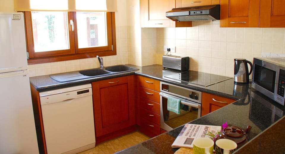 Villa, 2 Bedrooms, Private Pool | Private kitchen | Coffee/tea maker, full-size fridge, microwave, oven