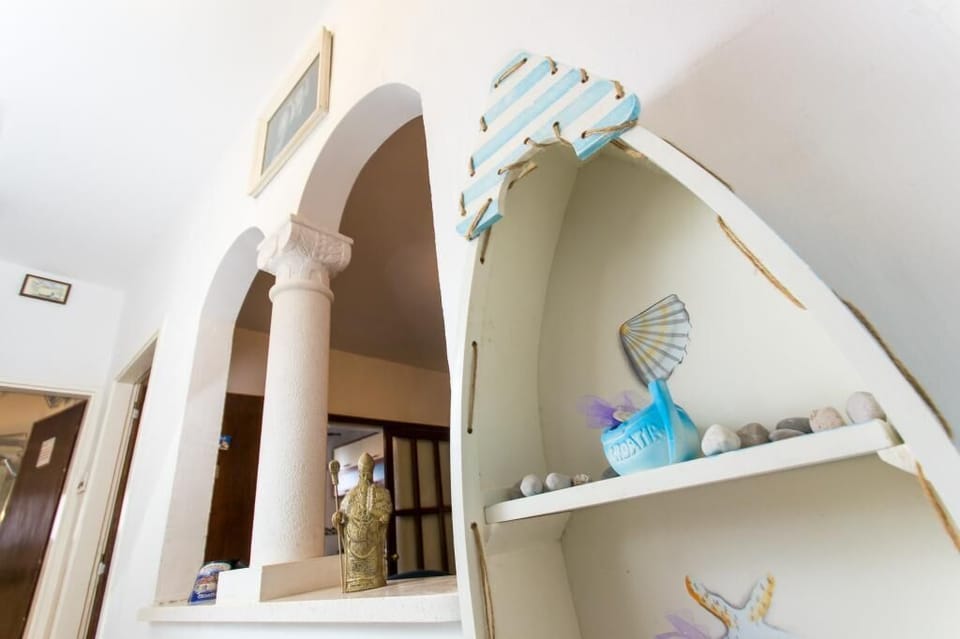 House (Three Bedroom Apartment) | Interior