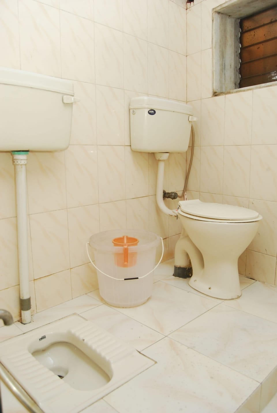 Shower, free toiletries, towels