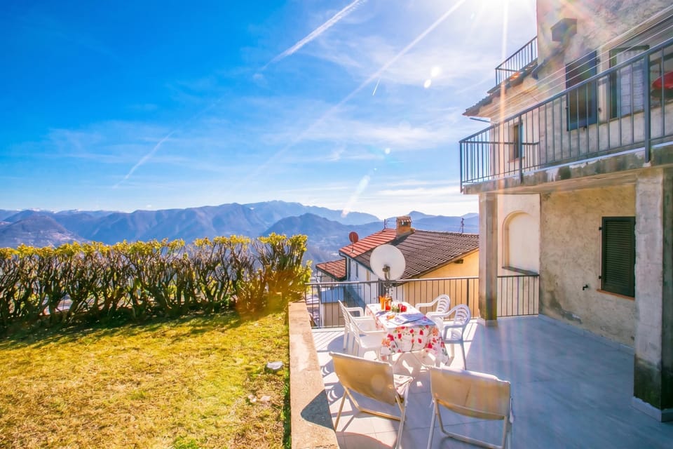 Family Apartment, 3 Bedrooms, 2 Bathrooms (Chalet Cademario) | Outdoor dining