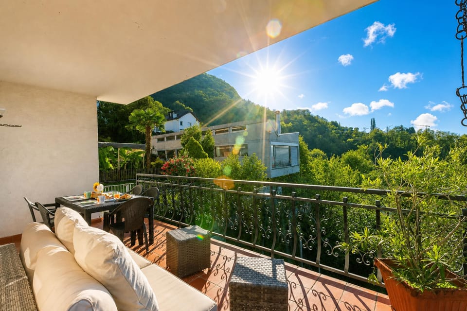 Family Apartment, 2 Bedrooms, 2 Bathrooms, Mountainside (Chiara's Home with Balcony) | Outdoor dining