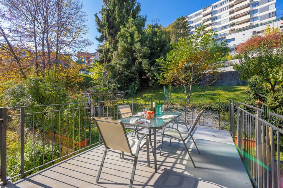 Family Apartment, 2 Bedrooms, 2 Bathrooms (Franklin House) | Outdoor dining