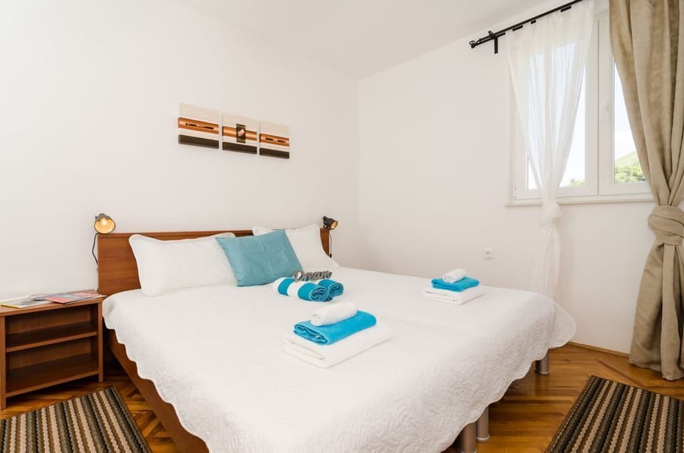 Standard Apartment, 1 Bedroom | 1 bedroom, WiFi (free), bed sheets