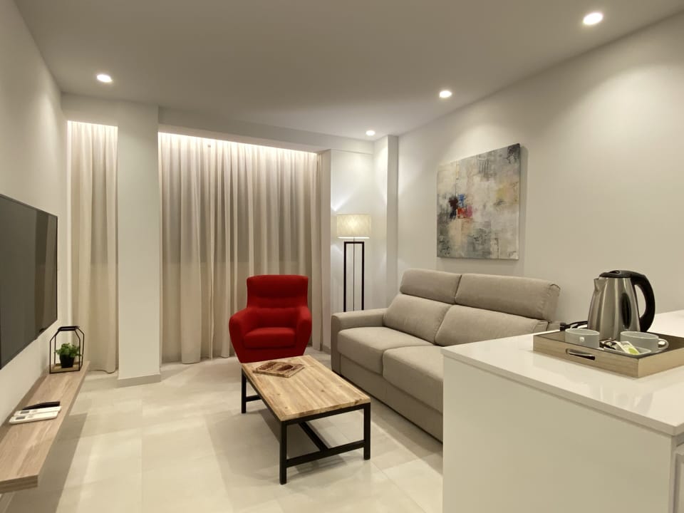 Apartment, 1 Bedroom | Living room | 55-inch Smart TV with digital channels, TV, Netflix