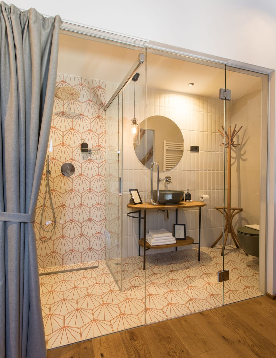 Soba Kamen 203 | Bathroom | Free toiletries, hair dryer, towels, soap