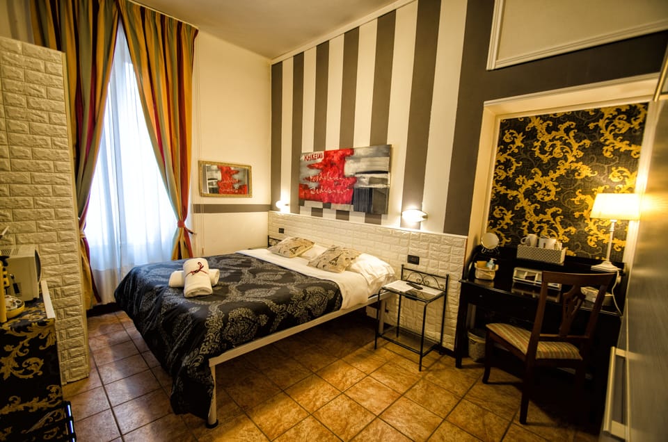 Triple Room | Minibar, in-room safe, desk, free WiFi
