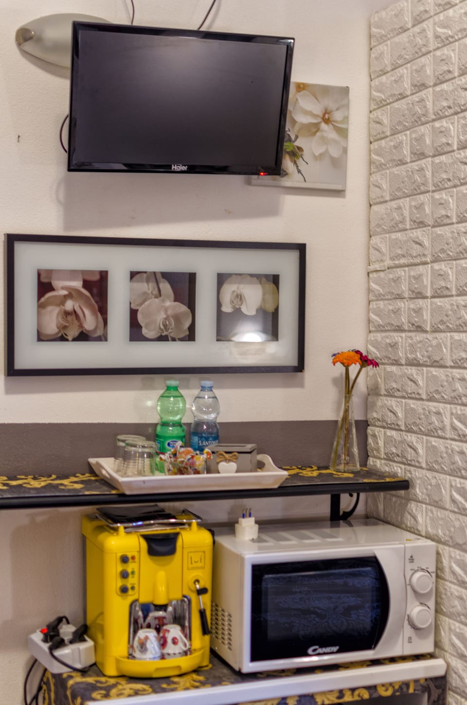 Double Room | Coffee and/or coffee maker