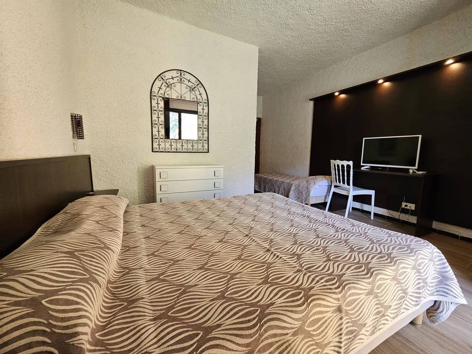 Triple Room, Sea View | Desk, blackout drapes, cribs (surcharge), WiFi (free)