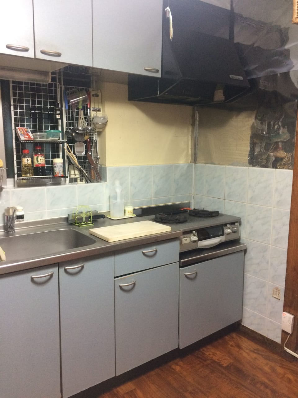 Coffee/tea maker, refrigerator (on request), microwave (on request)