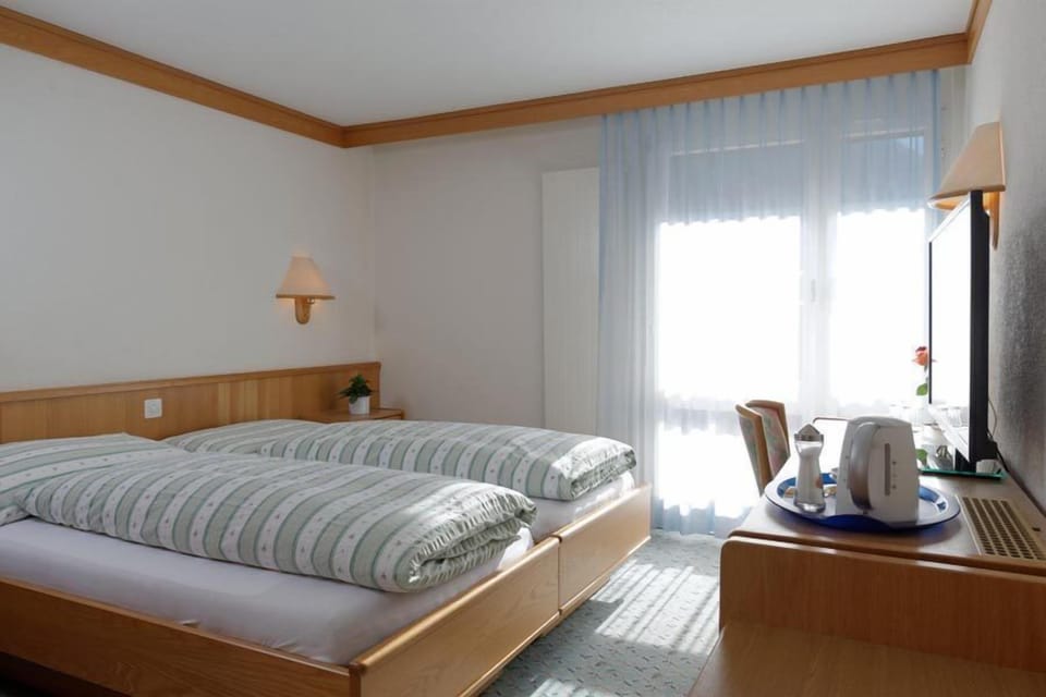 In-room safe, free WiFi, bed sheets