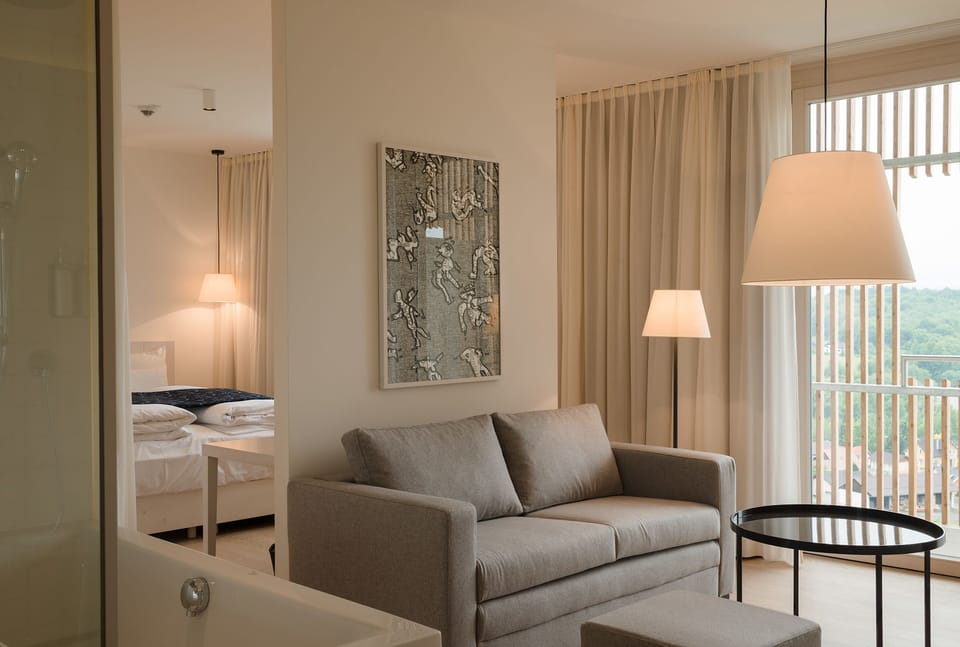 Classic Suite | Premium bedding, minibar, in-room safe, desk
