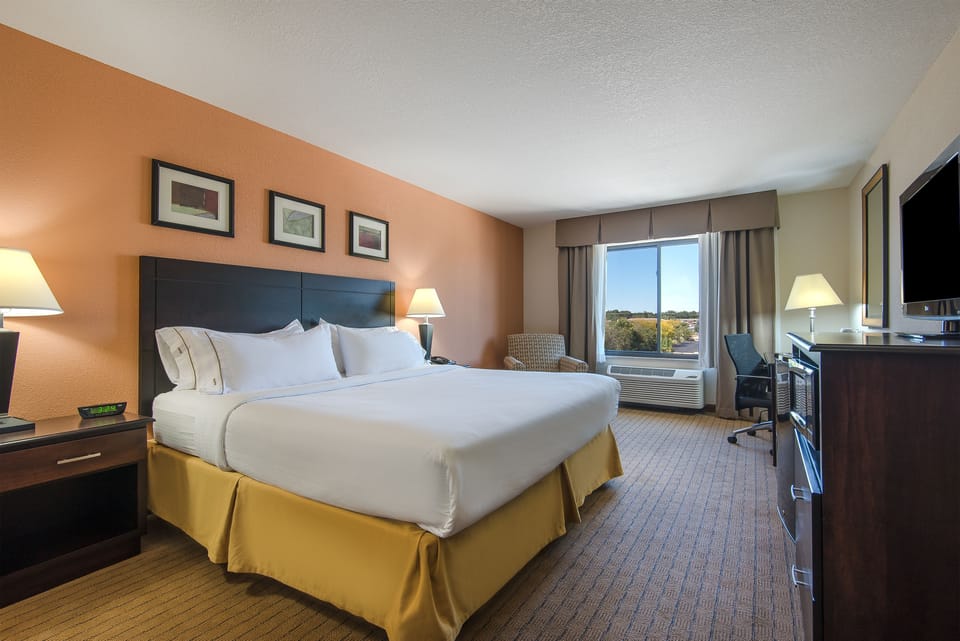 Desk, blackout drapes, iron/ironing board, free WiFi