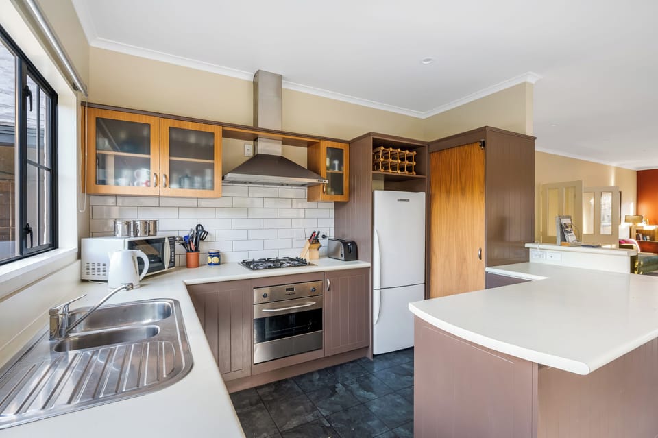 Criffel Peak View Cottage | Private kitchen