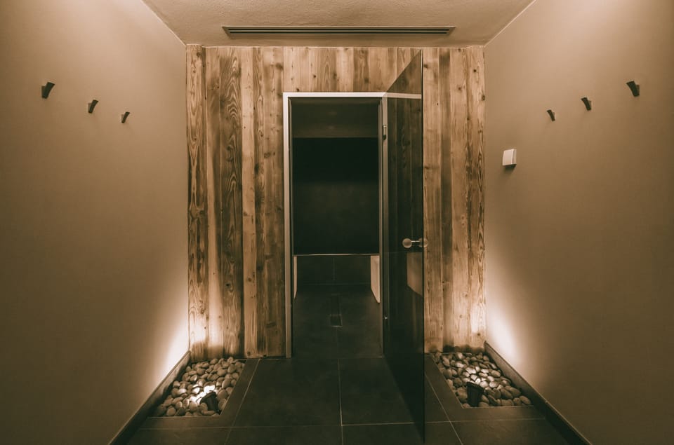 Couples treatment rooms, Turkish bath, body treatments, aromatherapy