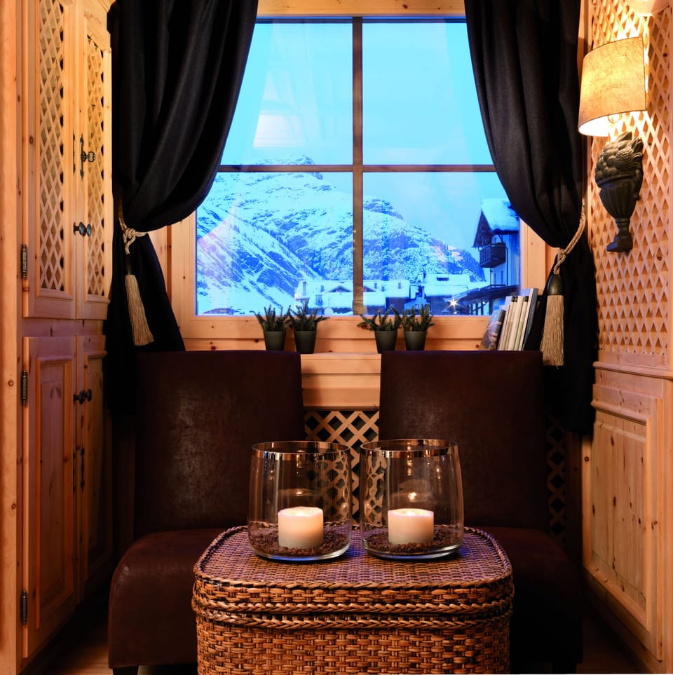 Couples treatment rooms, Turkish bath, body treatments, aromatherapy