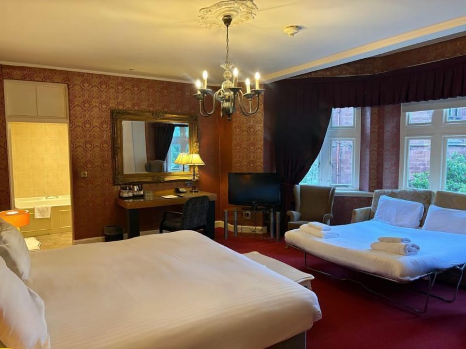 Family Room, 1 Double or 2 Twin Beds | Premium bedding, in-room safe, desk, iron/ironing board