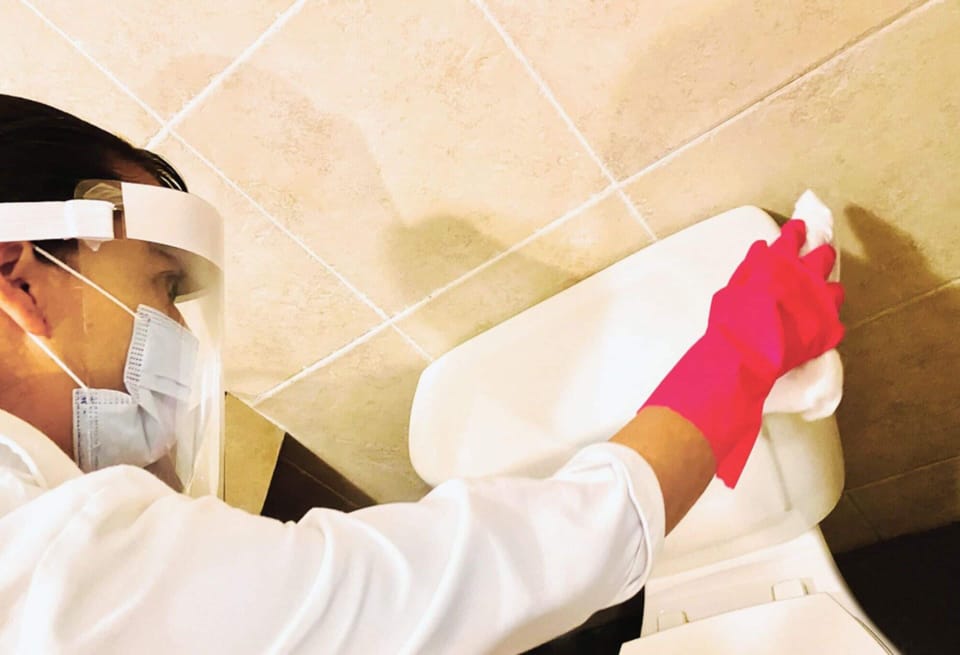 Rainfall showerhead, free toiletries, hair dryer, towels