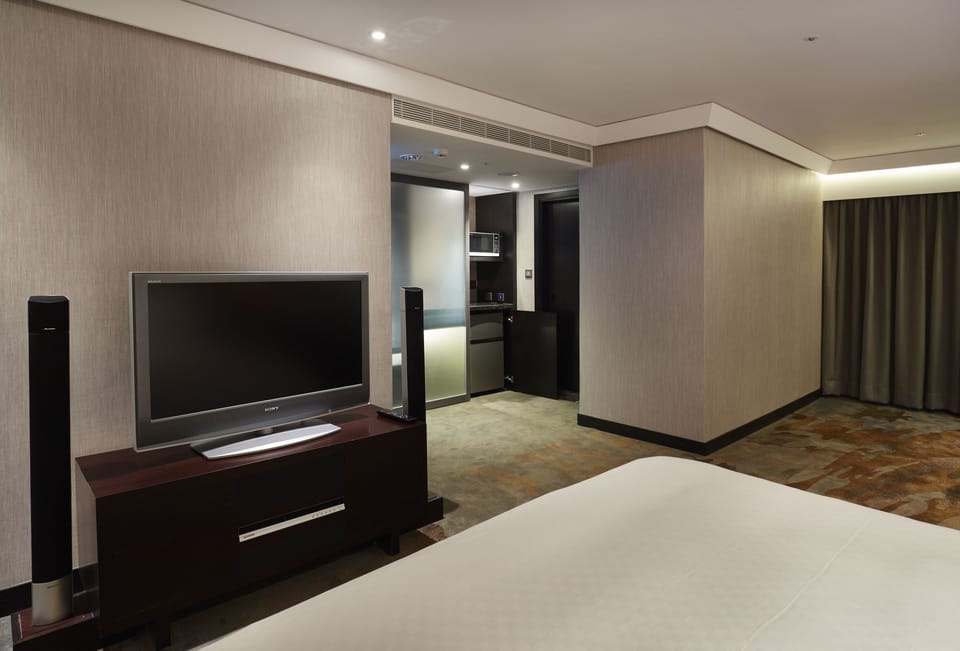 Wonderful Studio | Premium bedding, pillowtop beds, in-room safe, desk