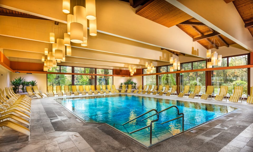 Indoor pool, sun loungers