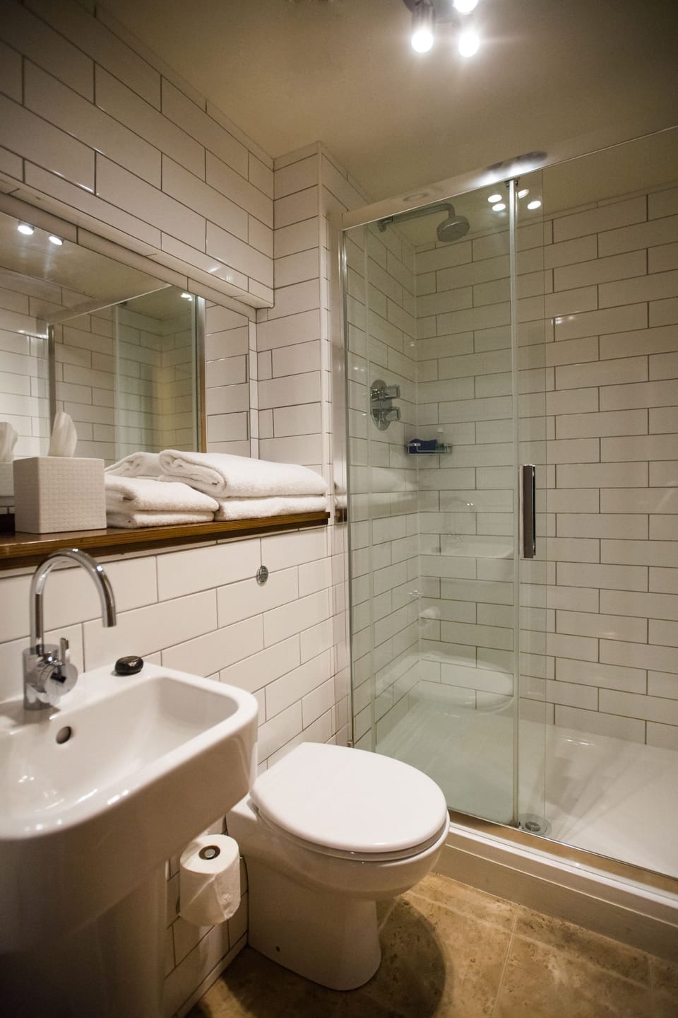 Deluxe Double Room, 1 Double Bed | Bathroom | Separate tub and shower, deep soaking tub, free toiletries, hair dryer
