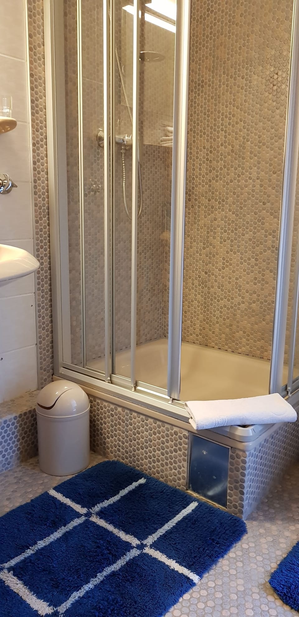 Deep soaking tub, hair dryer