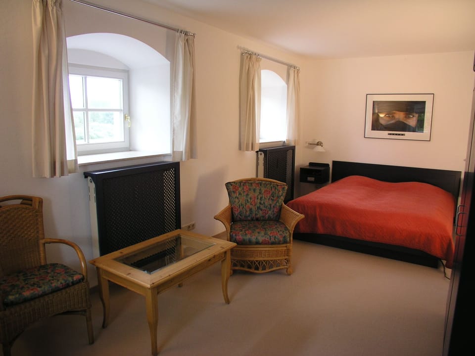 Single Room | Desk, free WiFi, bed sheets
