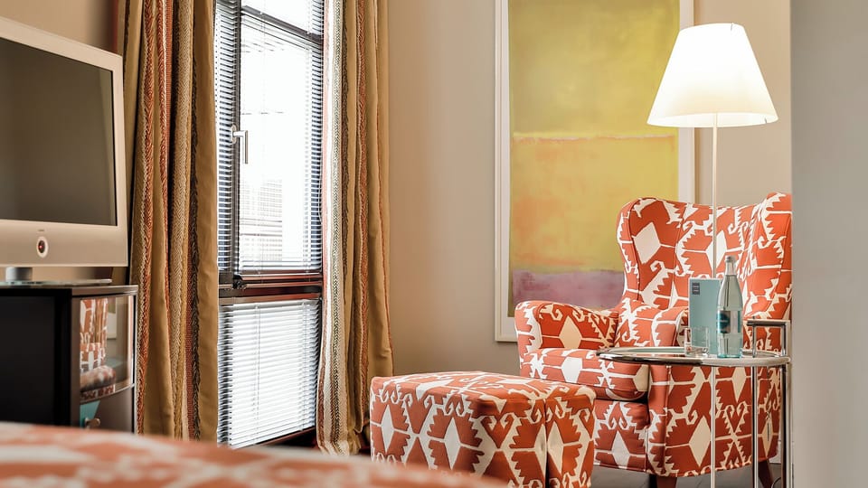 Junior Suite | In-room safe, desk, laptop workspace, blackout drapes