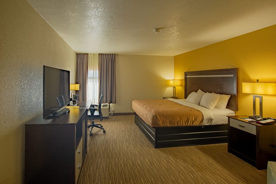 Room, 1 King Bed, Non Smoking (Efficiency, Upgrade) | Desk, iron/ironing board, rollaway beds, free WiFi