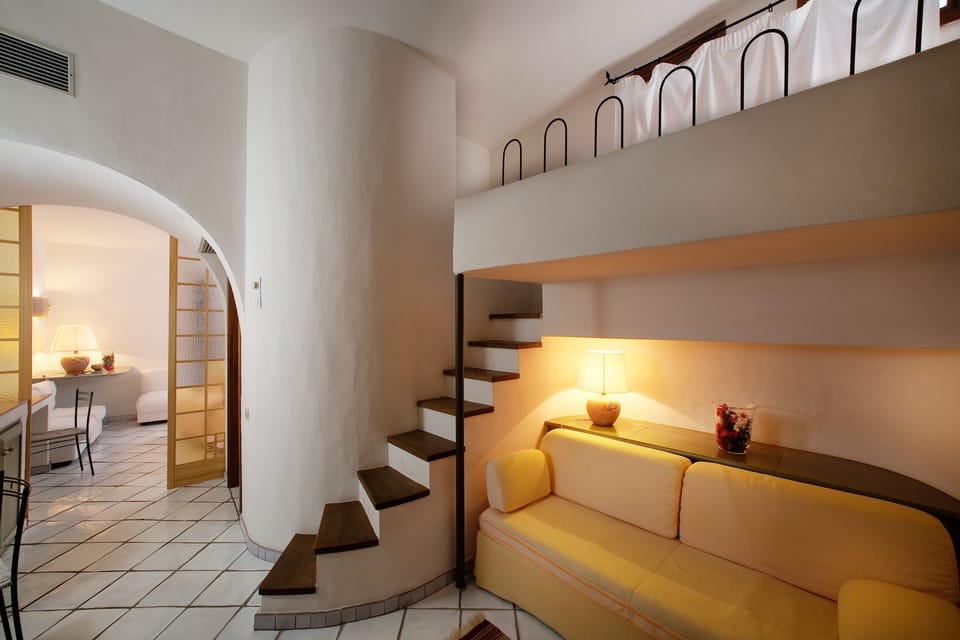 In-room safe, free WiFi, bed sheets