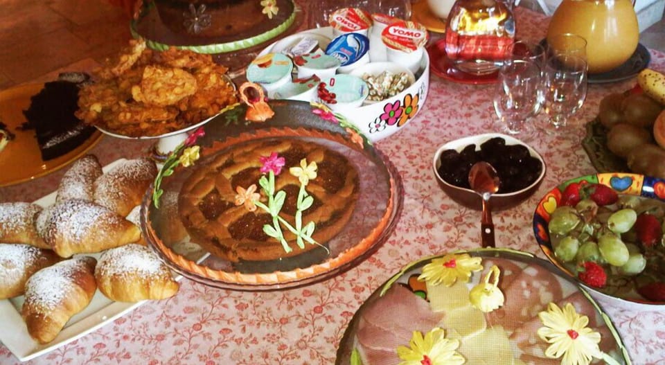 Daily buffet breakfast for a fee