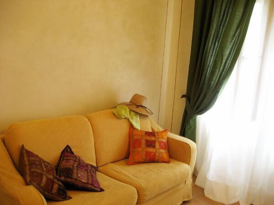 Family Room | Living area | Flat-screen TV