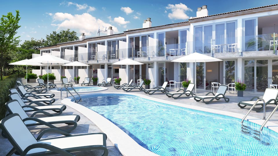 2 outdoor pools, sun loungers