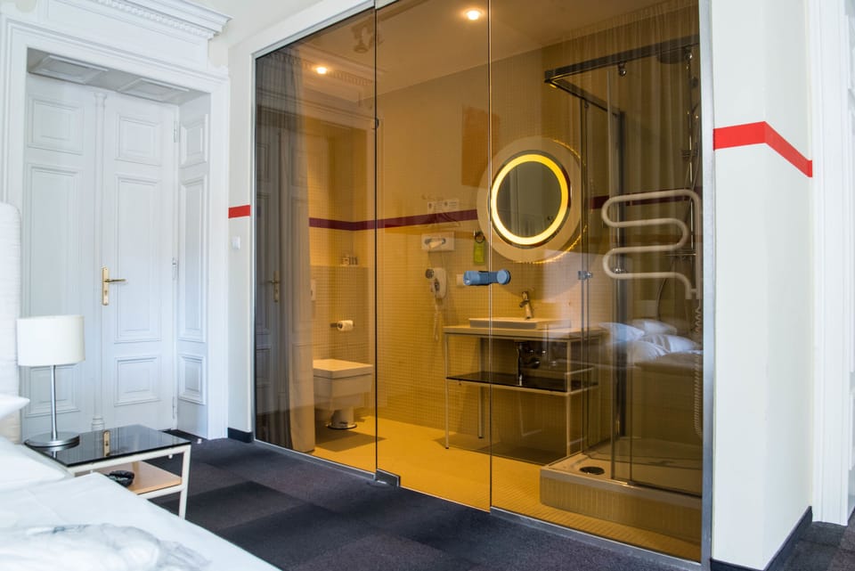 Superior Double Room | Minibar, in-room safe, desk, iron/ironing board