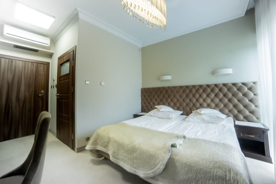 Deluxe Double or Twin Room | In-room safe, individually decorated, individually furnished