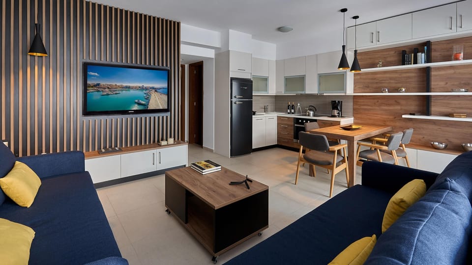 Apartment | Living area | 50-inch flat-screen TV with digital channels, TV