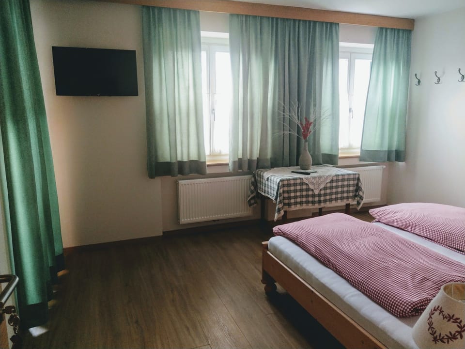 Double Room | Television