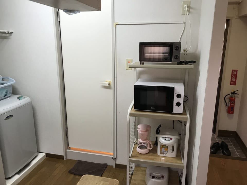 Twin Room, Separate 2 Double Bed | Private kitchen | Fridge, microwave, stovetop, electric kettle
