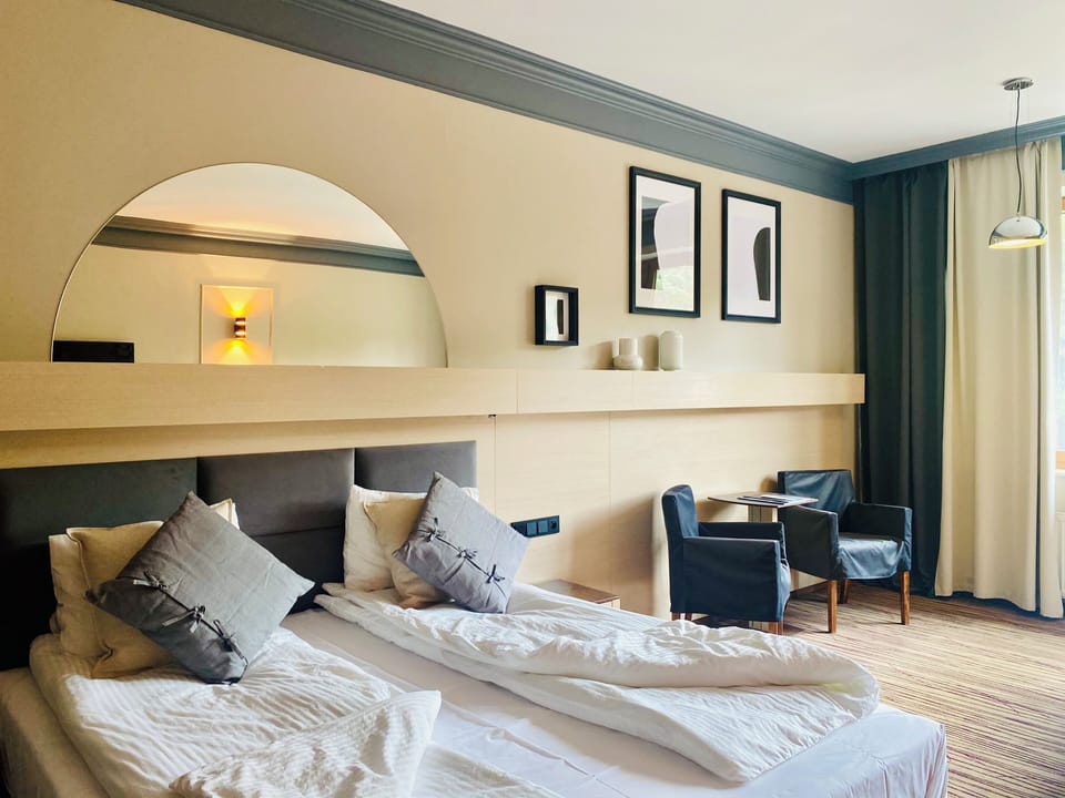Superior Double Room | Bathroom | Bathtub, hair dryer, slippers, bidet