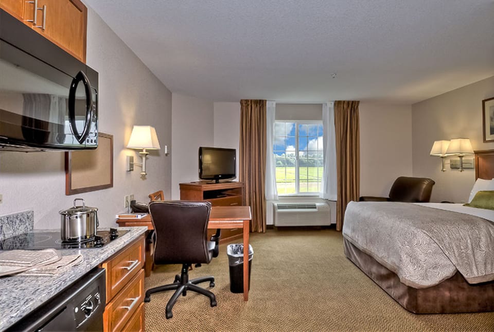 In-room safe, desk, laptop workspace, iron/ironing board