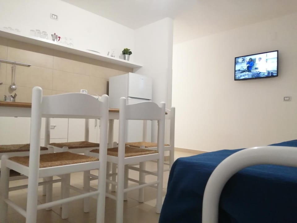 Fridge, highchair
