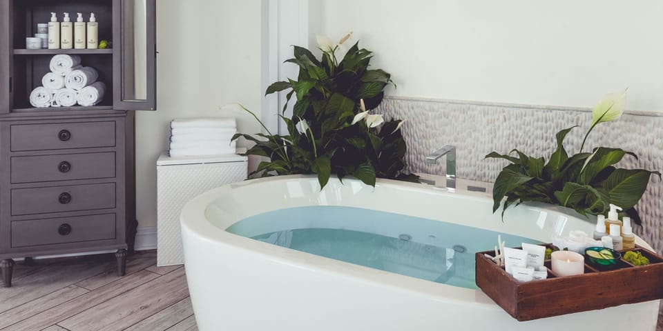 Body treatments, hydrotherapy, aromatherapy, hot stone massages