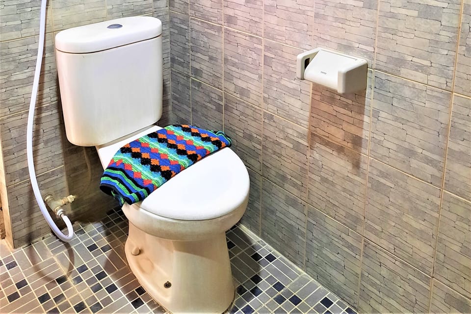 Superior Double Room | Bathroom | Shower, free toiletries, towels, soap