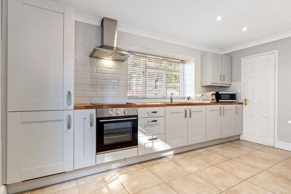 Standard Room, 1 Double Bed, Kitchen, Annex Building | Private kitchen | Coffee/tea maker