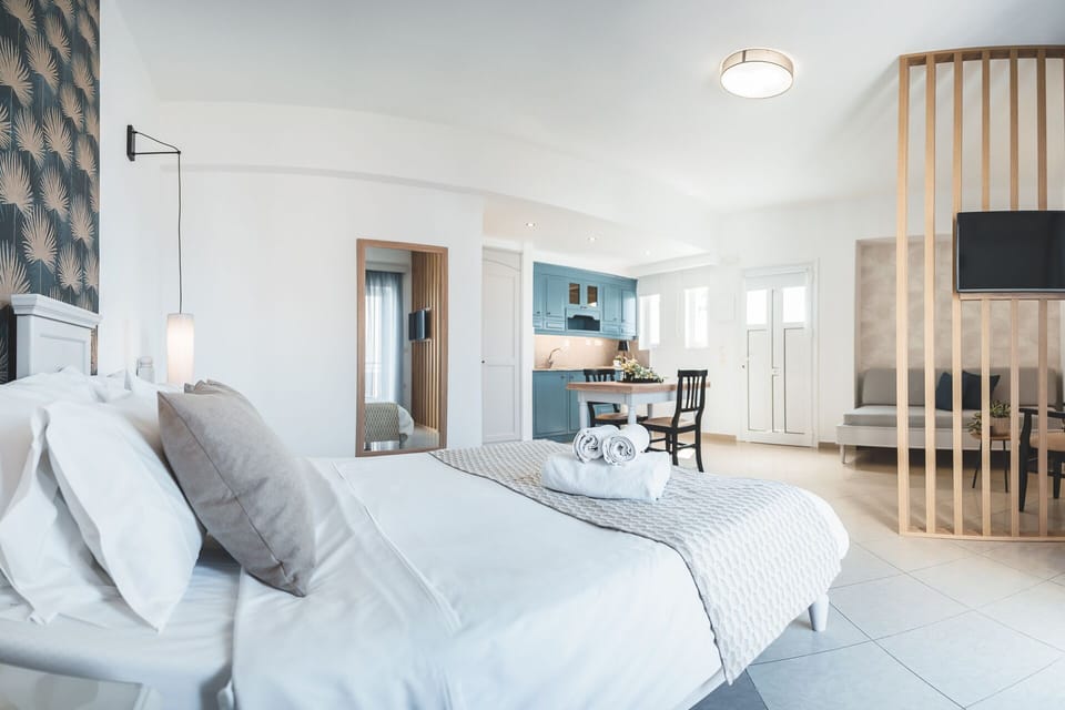 Superior Double Room | Hypo-allergenic bedding, in-room safe, blackout drapes, soundproofing