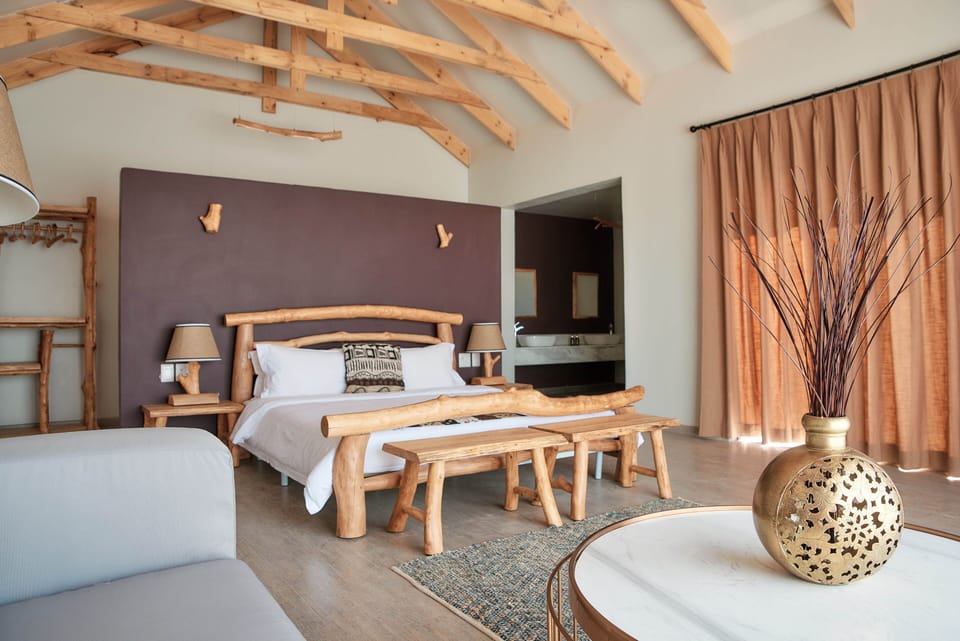 Deluxe Room | Desk, WiFi (free)