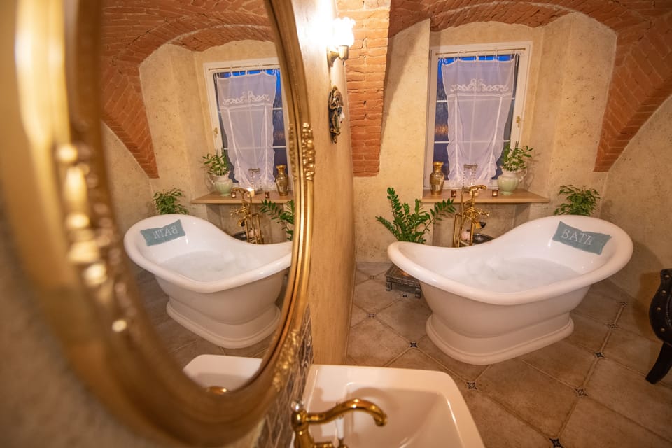 Turkish bath, body treatments, aromatherapy, hot stone massages